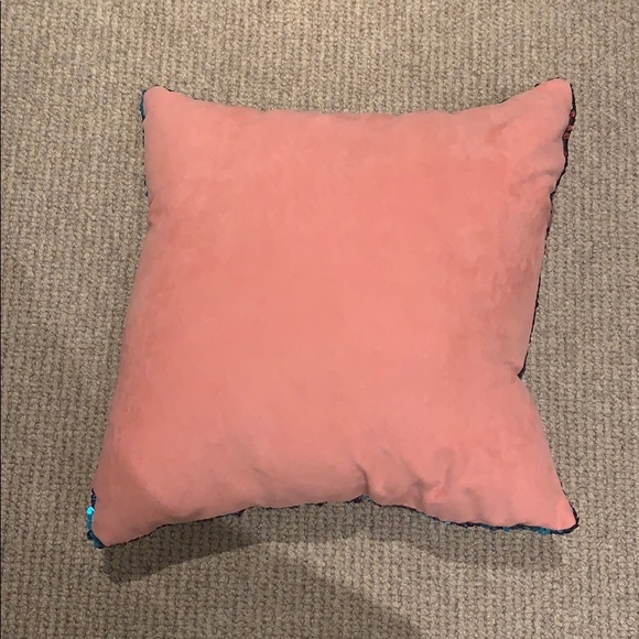 Decorative pillow - Picture 4 of 4